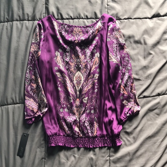 APT. 9 small plum combo shirt with elastic stretch band on bottom and sleeves. - Picture 2 of 10